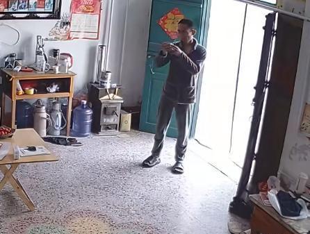 老公却声称是误会网友表示：教教我瓦利棋牌女子在监控发现老公秘密(图6)