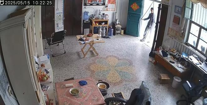 老公却声称是误会网友表示：教教我瓦利棋牌女子在监控发现老公秘密(图14)