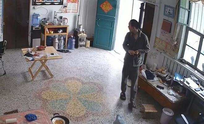 老公却声称是误会网友表示：教教我瓦利棋牌女子在监控发现老公秘密(图16)